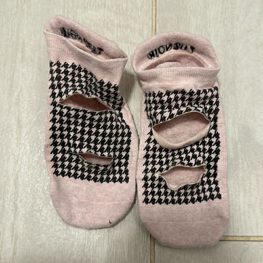 Tavi Noir Grip Socks fits like S/M